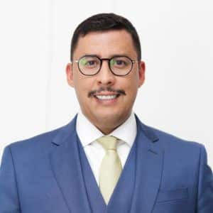 Dr. Lucas Souza